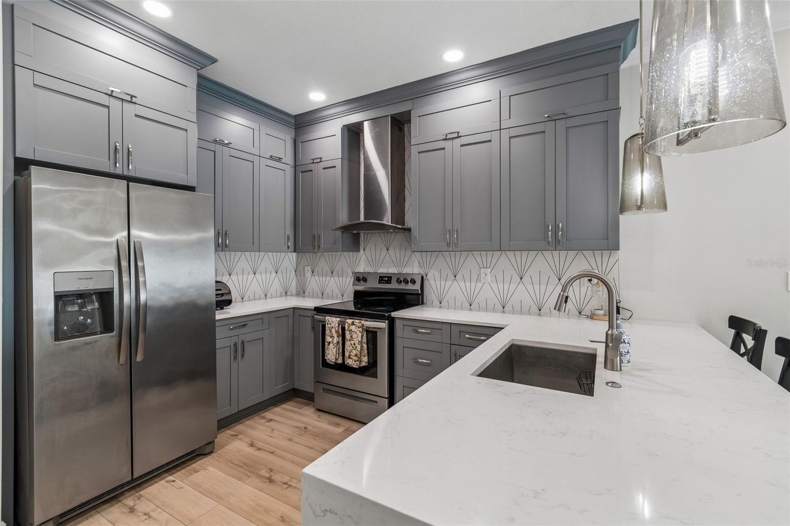 1901 W CLUSTER AVE, TAMPA, FL — photo 20