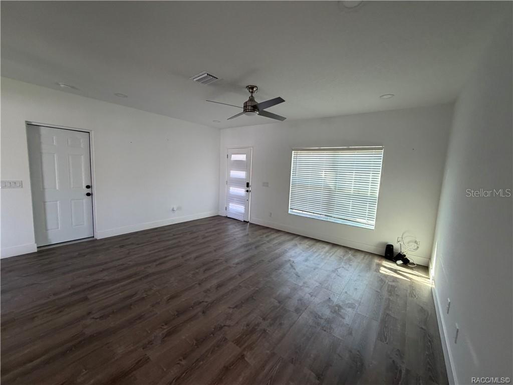 5737 N CLAREMONT DR, CITRUS SPRINGS, FL — photo 3