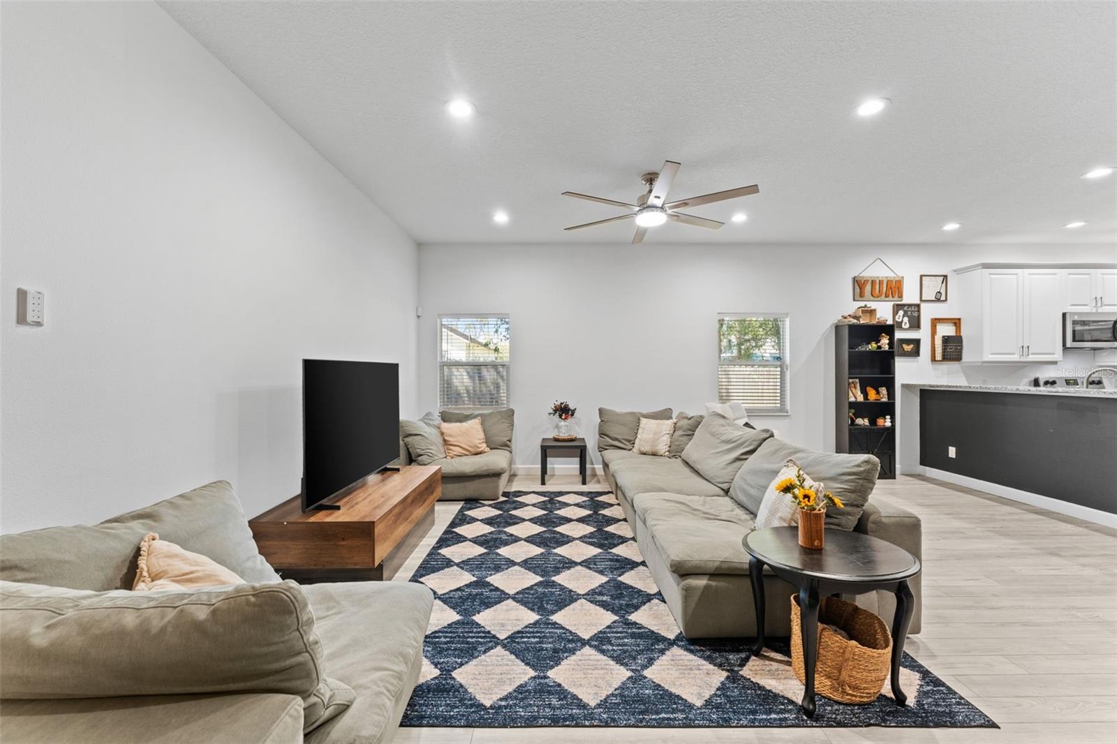 637 HOLMES AVE, DAYTONA BEACH, FL — photo 8