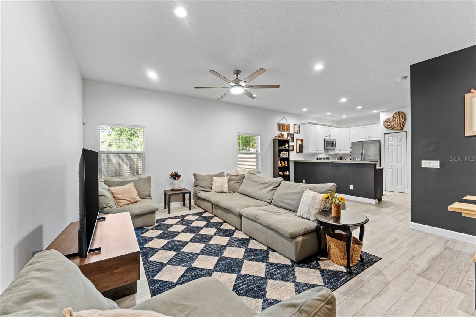 637 HOLMES AVE, DAYTONA BEACH, FL — photo 9