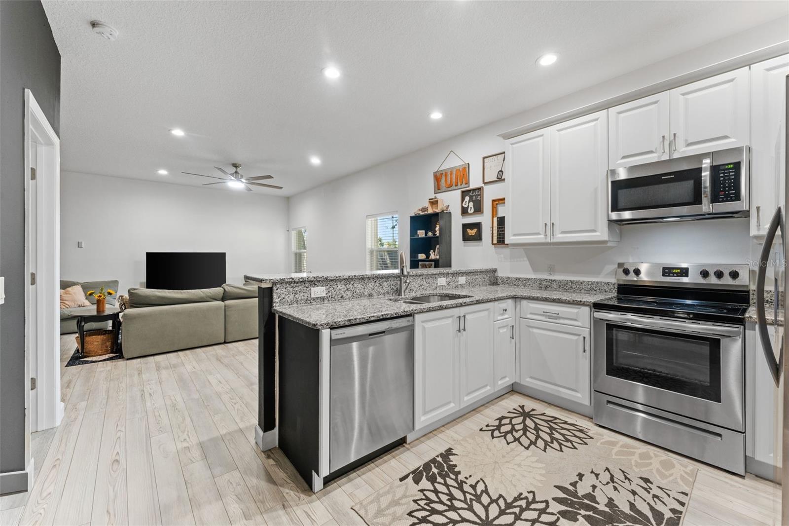 637 HOLMES AVE, DAYTONA BEACH, FL — photo 12