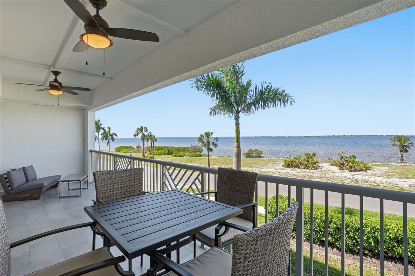 1425 PARK BEACH CIR #124, PUNTA GORDA, FL — photo 3