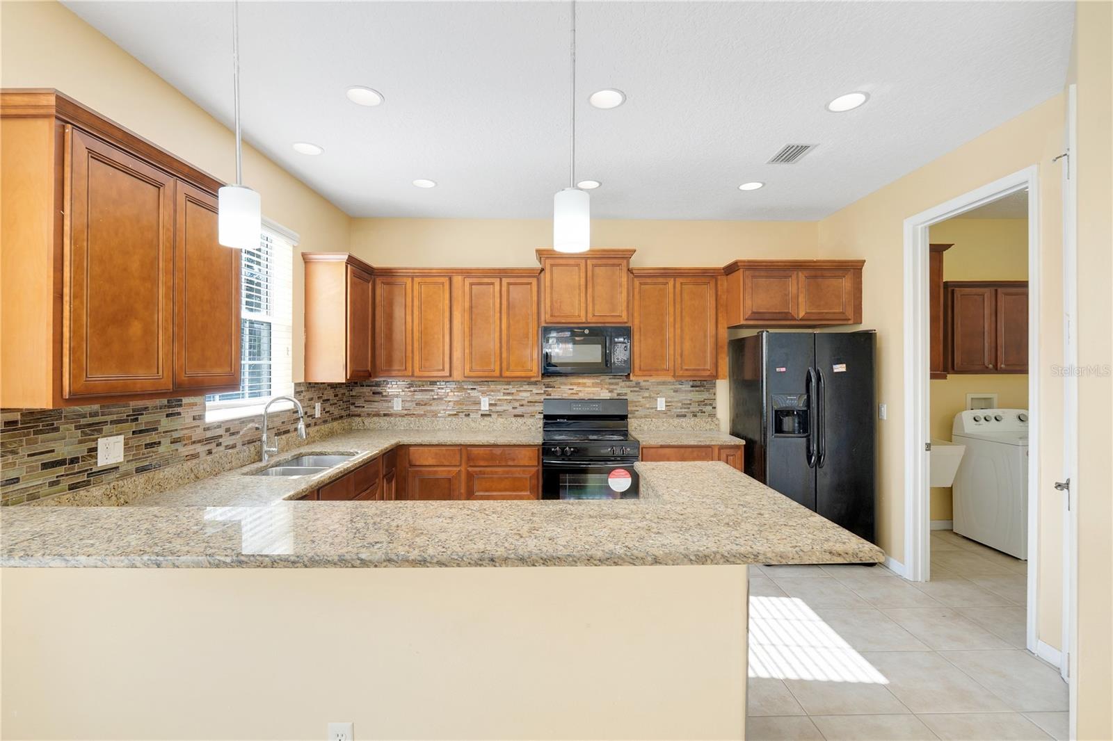 413 SPLIT OAK CT, EUSTIS, FL — photo 32