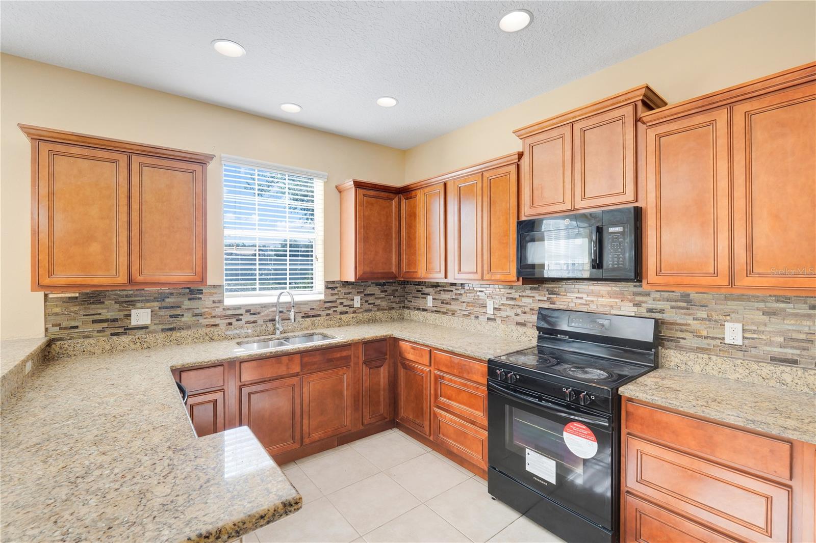 413 SPLIT OAK CT, EUSTIS, FL — photo 33