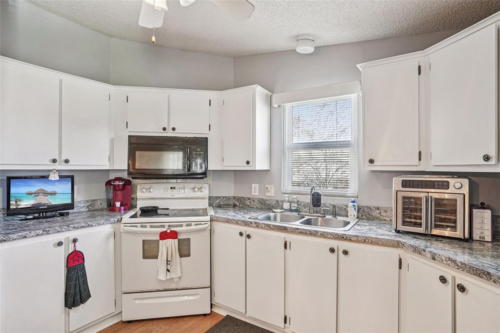 510 BONITA DR, LADY LAKE, FL — photo 33