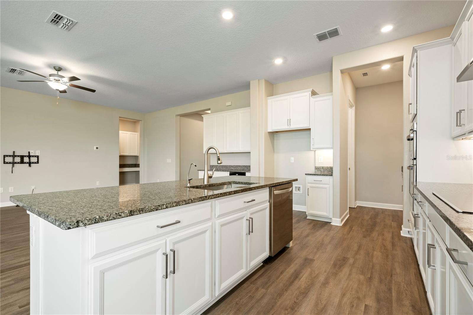 31875 MAGNA GULF LOOP, SAN ANTONIO, FL — photo 34
