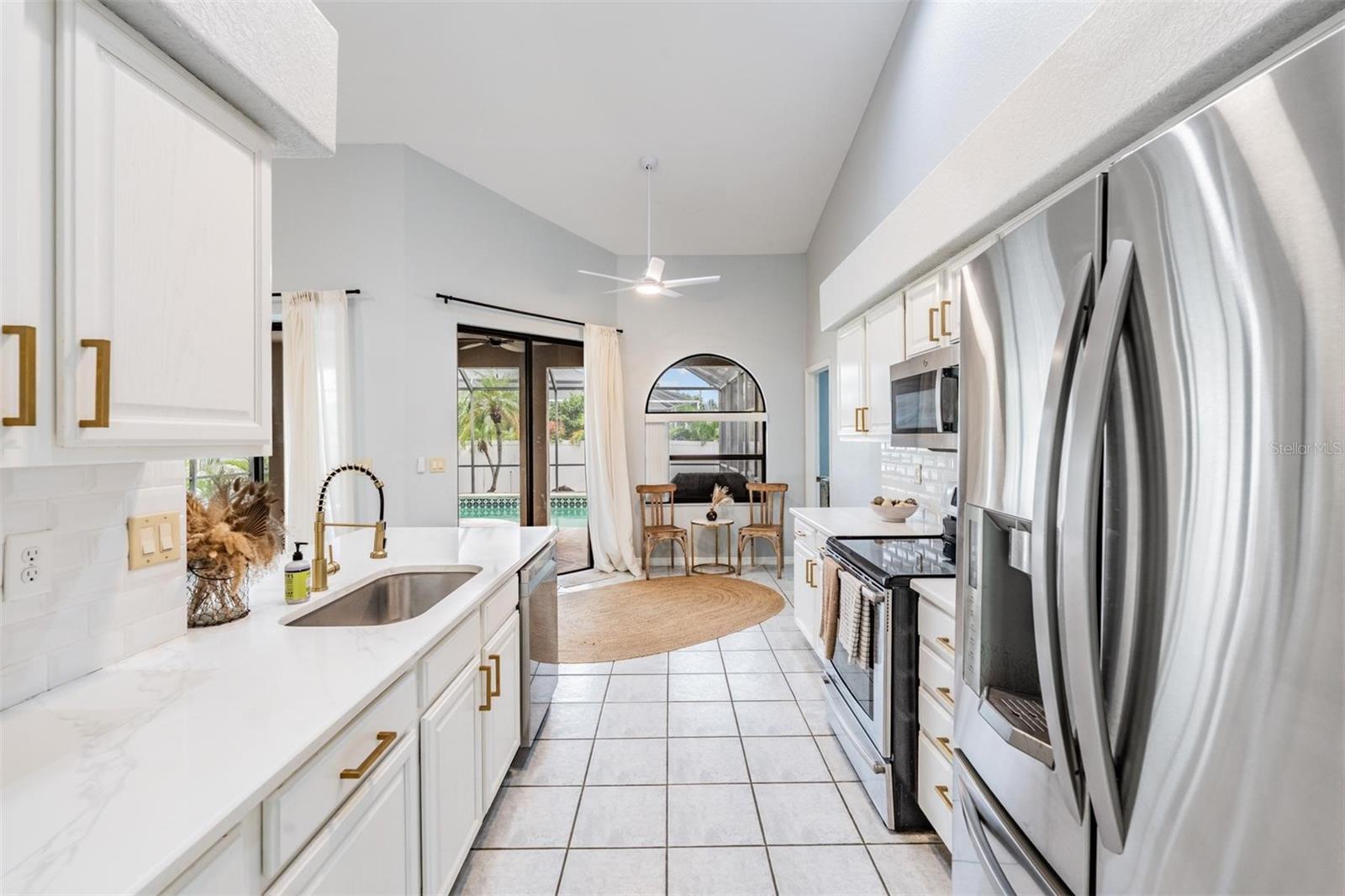 821 GREENVIEW DR, APOLLO BEACH, FL — photo 5