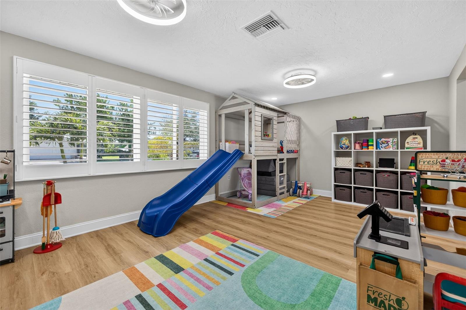 1435 48TH AVE NE, ST PETERSBURG, FL — photo 19