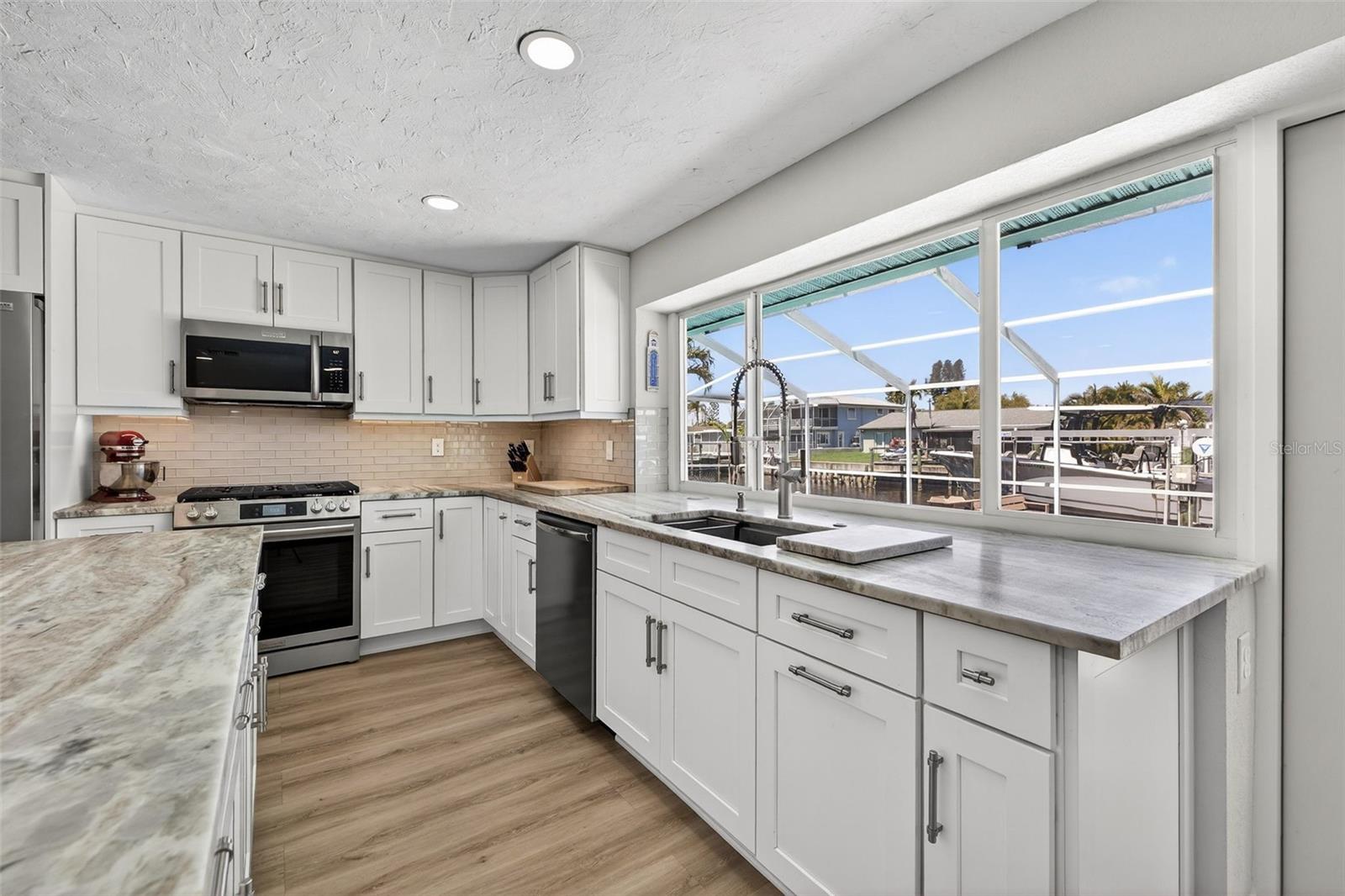 1435 48TH AVE NE, ST PETERSBURG, FL — photo 12