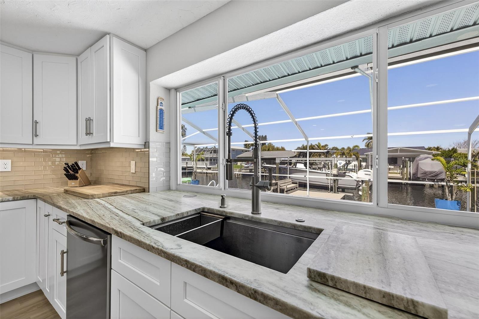 1435 48TH AVE NE, ST PETERSBURG, FL — photo 13
