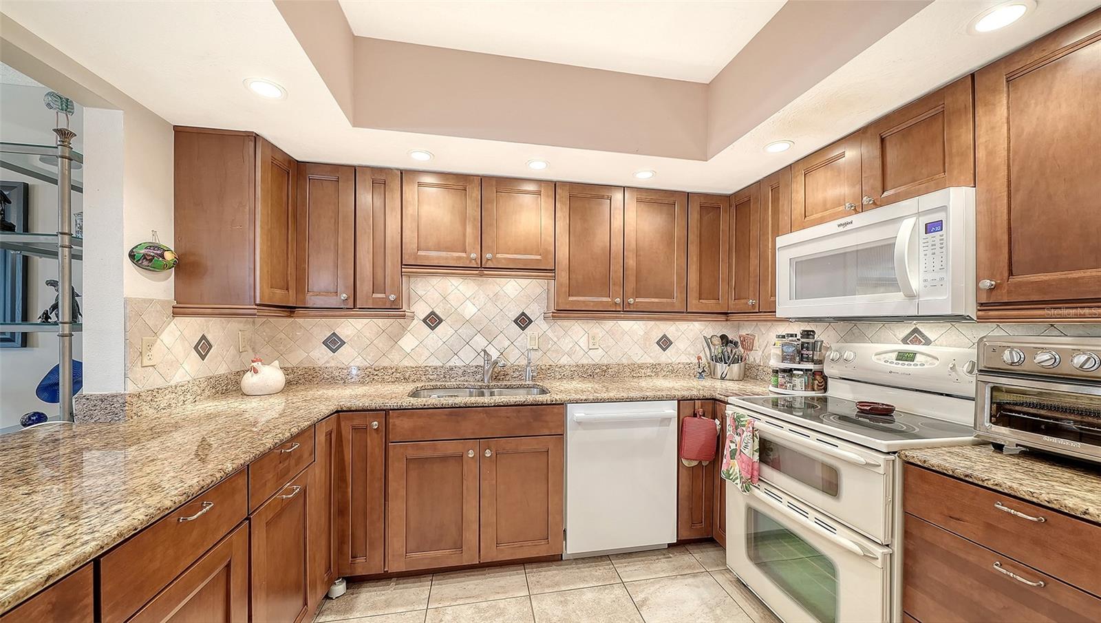 1925 GULF OF MEXICO DR #G8-302, LONGBOAT KEY, FL — photo 9