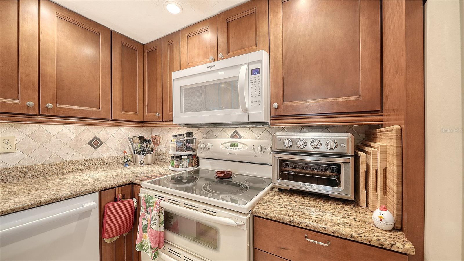 1925 GULF OF MEXICO DR #G8-302, LONGBOAT KEY, FL — photo 10