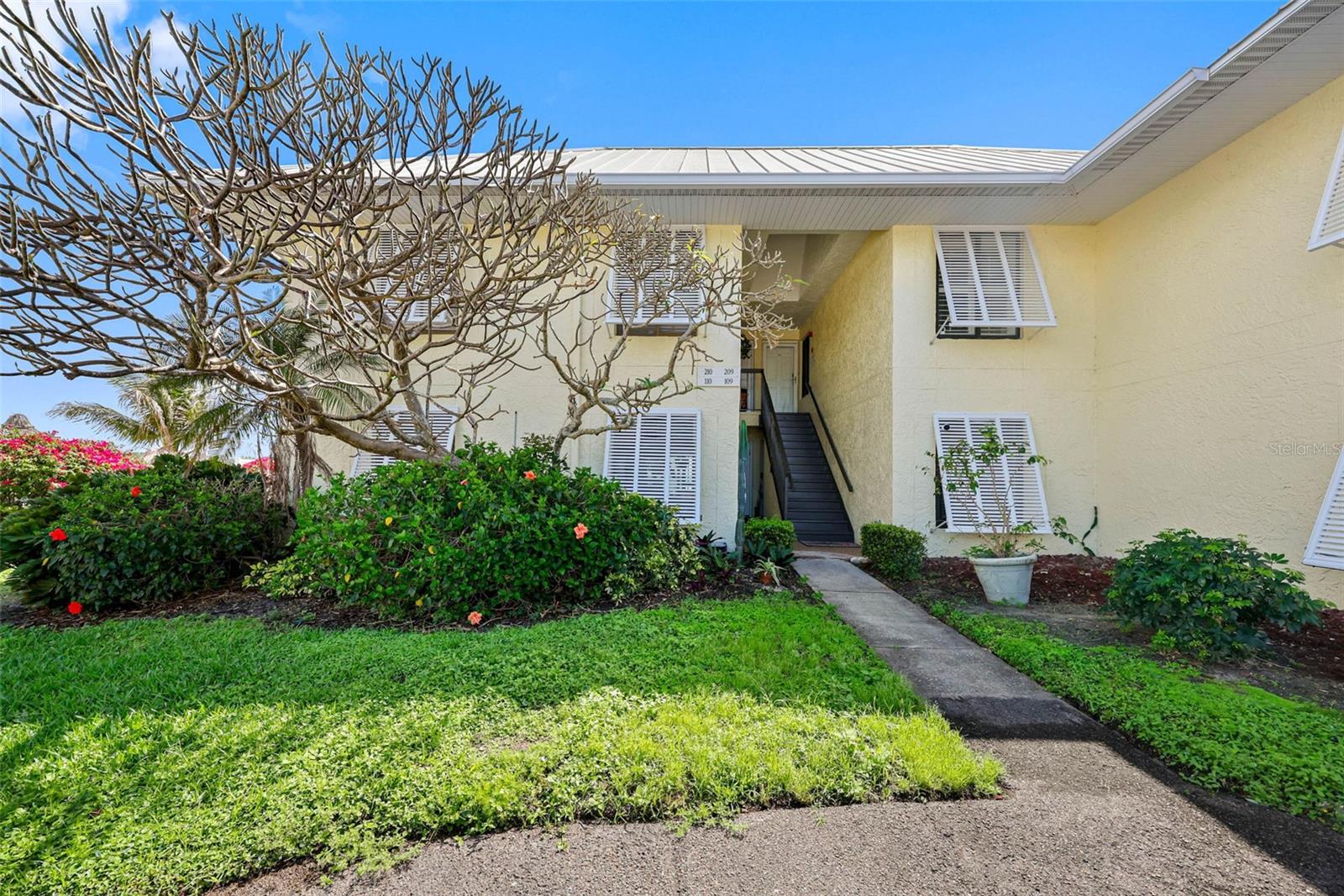 7300 SUNSHINE SKYWAY LN S #210, ST PETERSBURG, FL