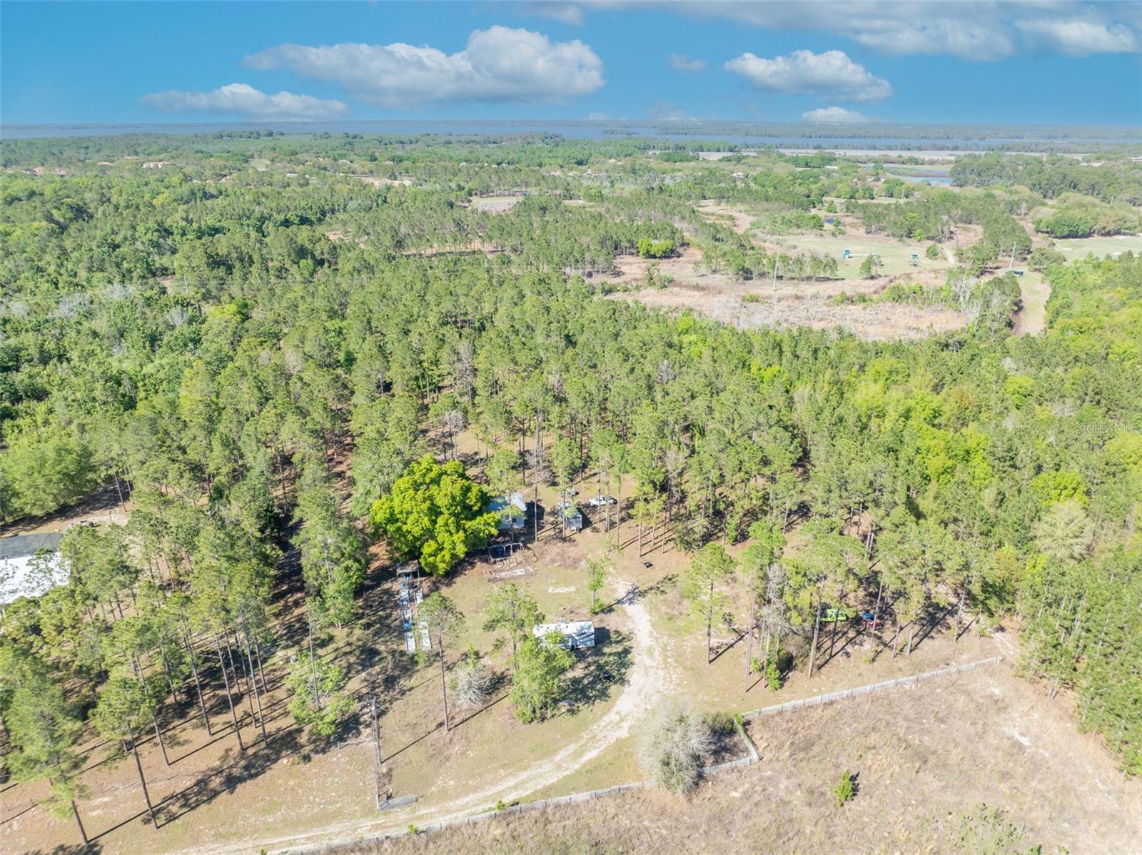 9535 NUMBER TWO RD, HOWEY IN THE HILLS, FL — photo 15