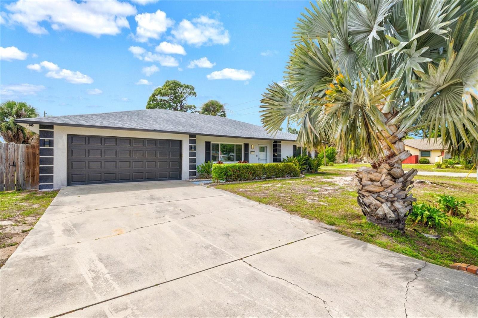 3310 SIESTA DR, VENICE, FL