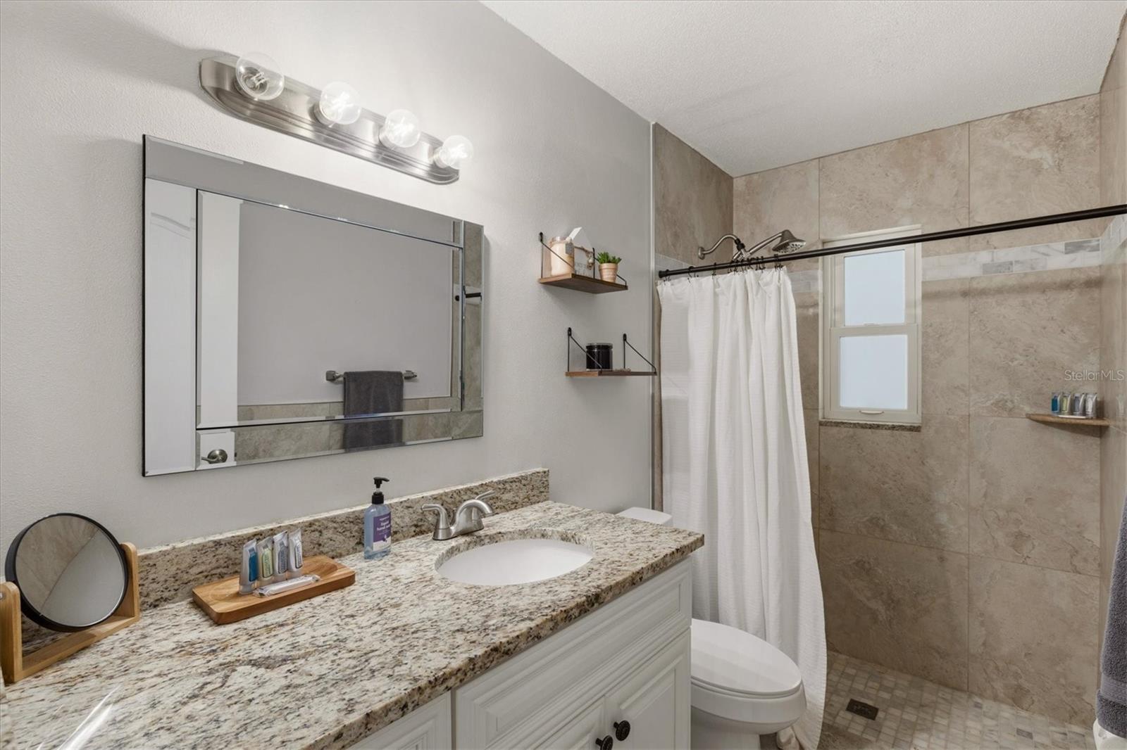3310 SIESTA DR, VENICE, FL — photo 23