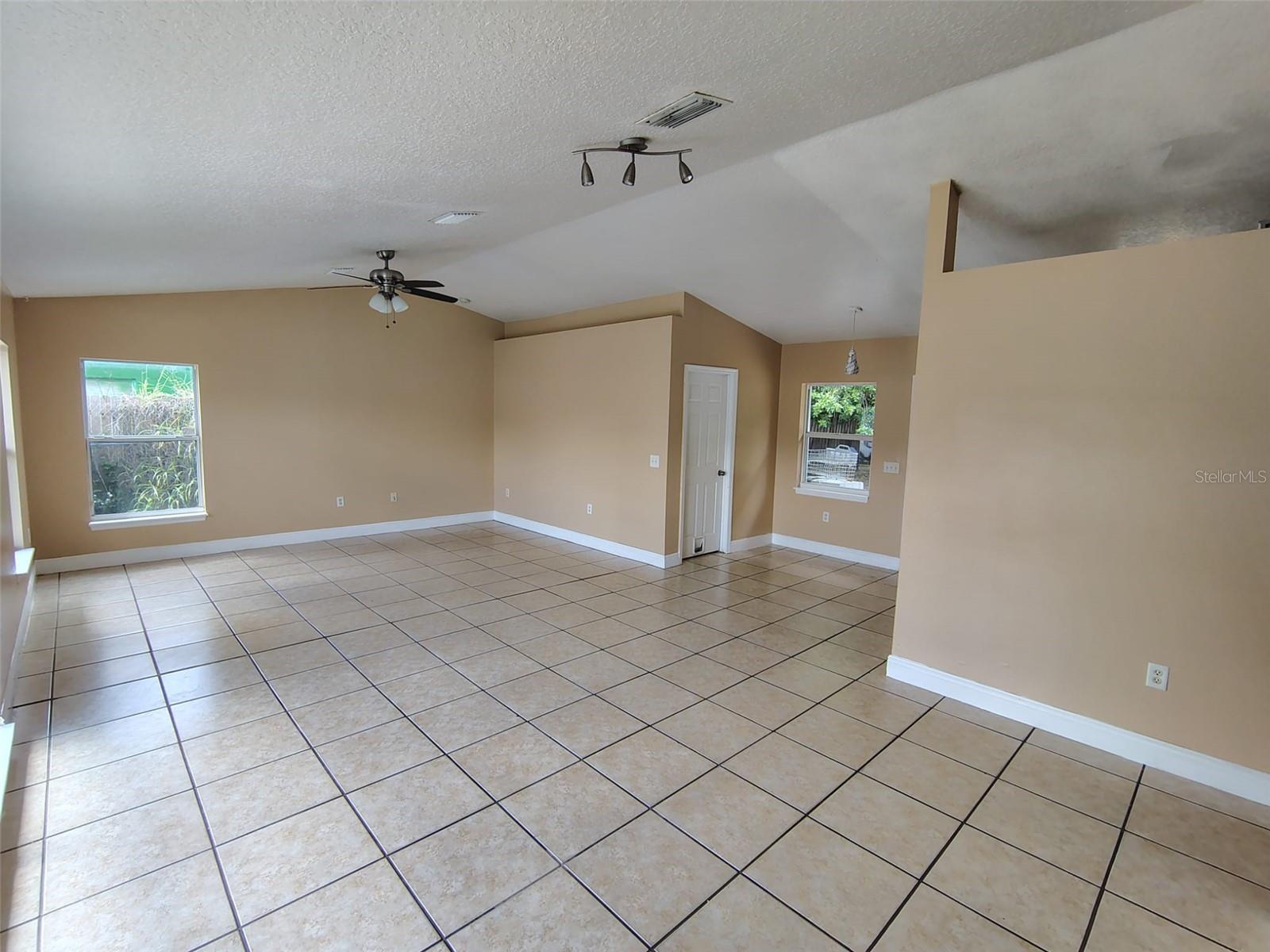 902 N THACKER AVE, KISSIMMEE, FL — photo 4