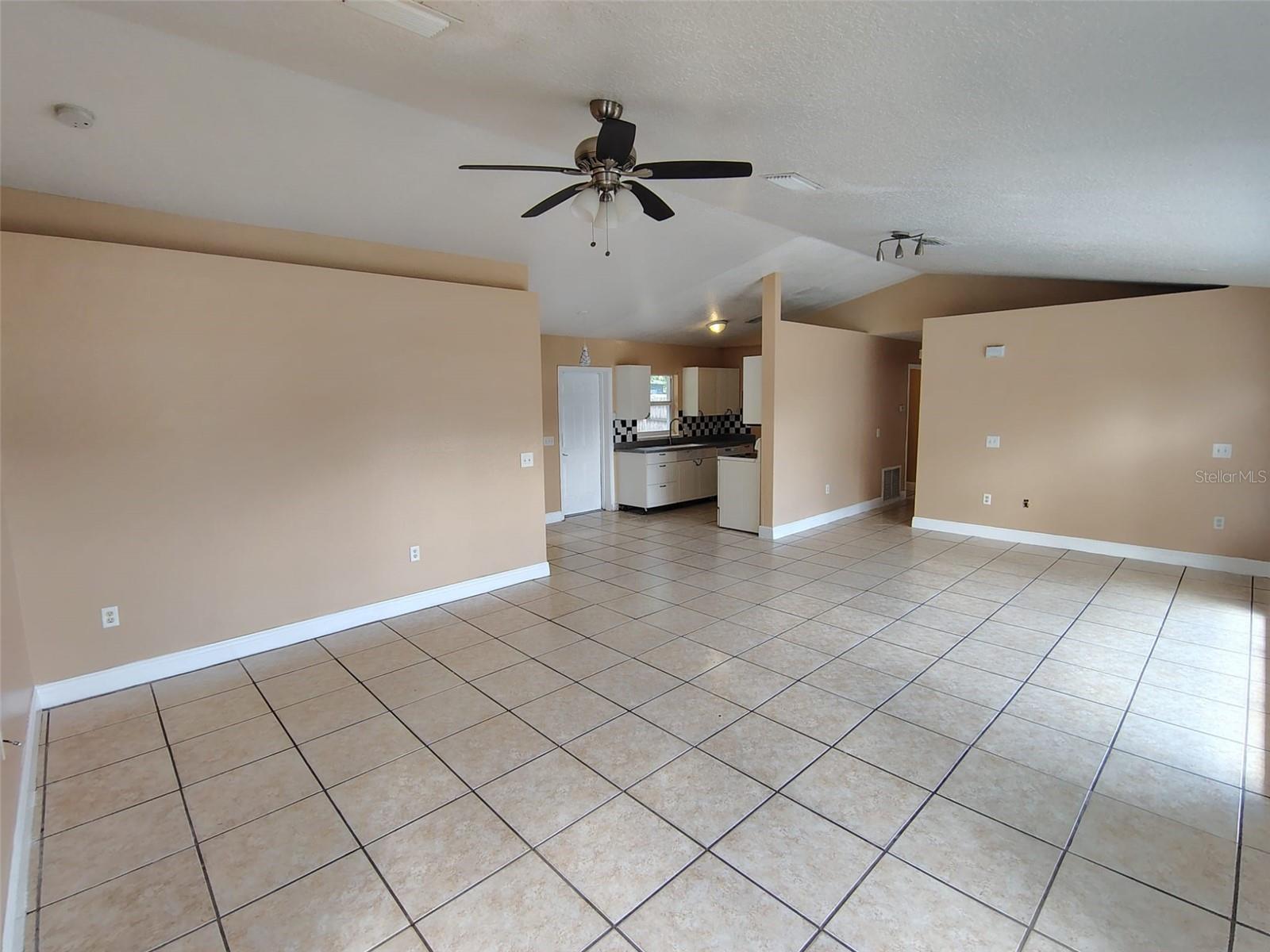 902 N THACKER AVE, KISSIMMEE, FL — photo 6