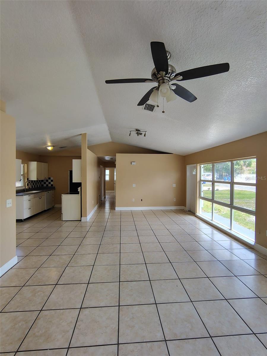 902 N THACKER AVE, KISSIMMEE, FL — photo 7
