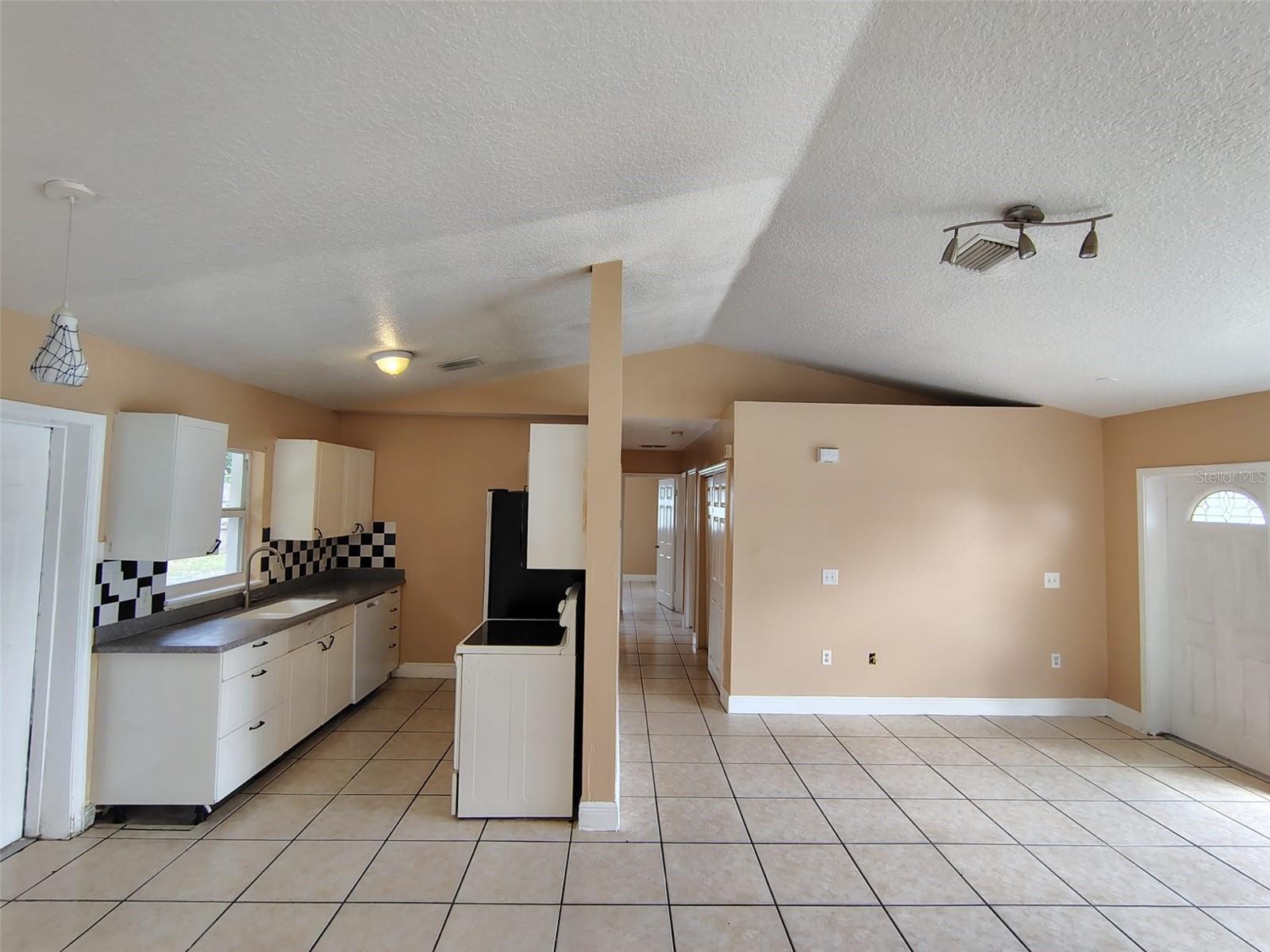 902 N THACKER AVE, KISSIMMEE, FL — photo 8