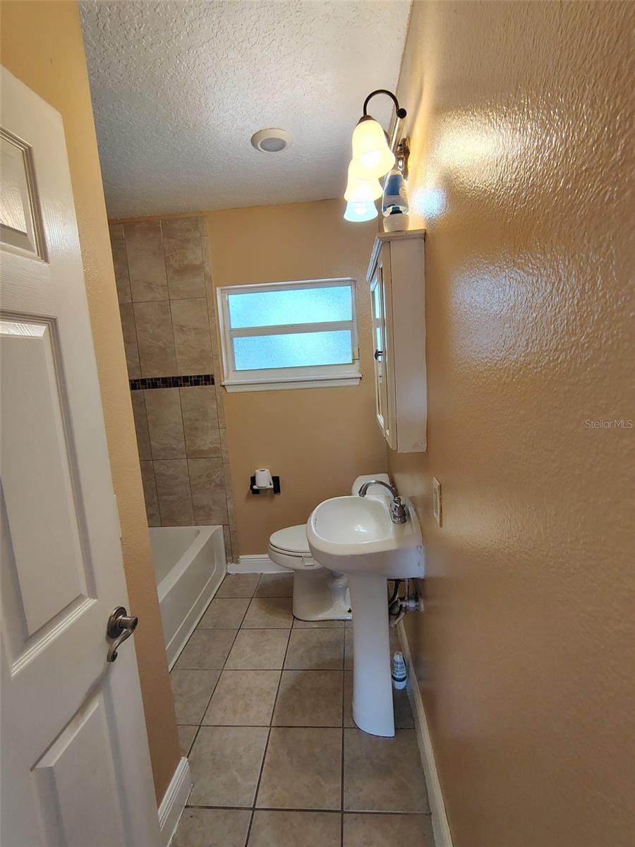 902 N THACKER AVE, KISSIMMEE, FL — photo 14