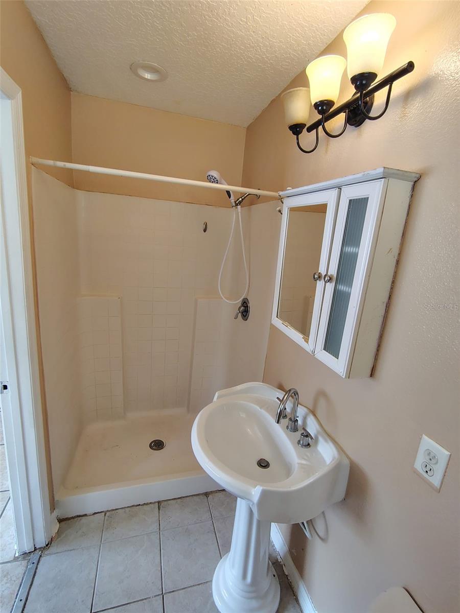 902 N THACKER AVE, KISSIMMEE, FL — photo 17
