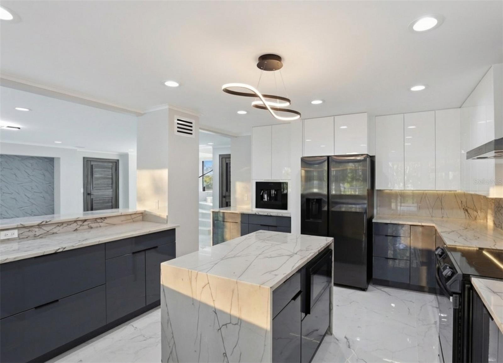 4942 HUBNER CIR, SARASOTA, FL — photo 12