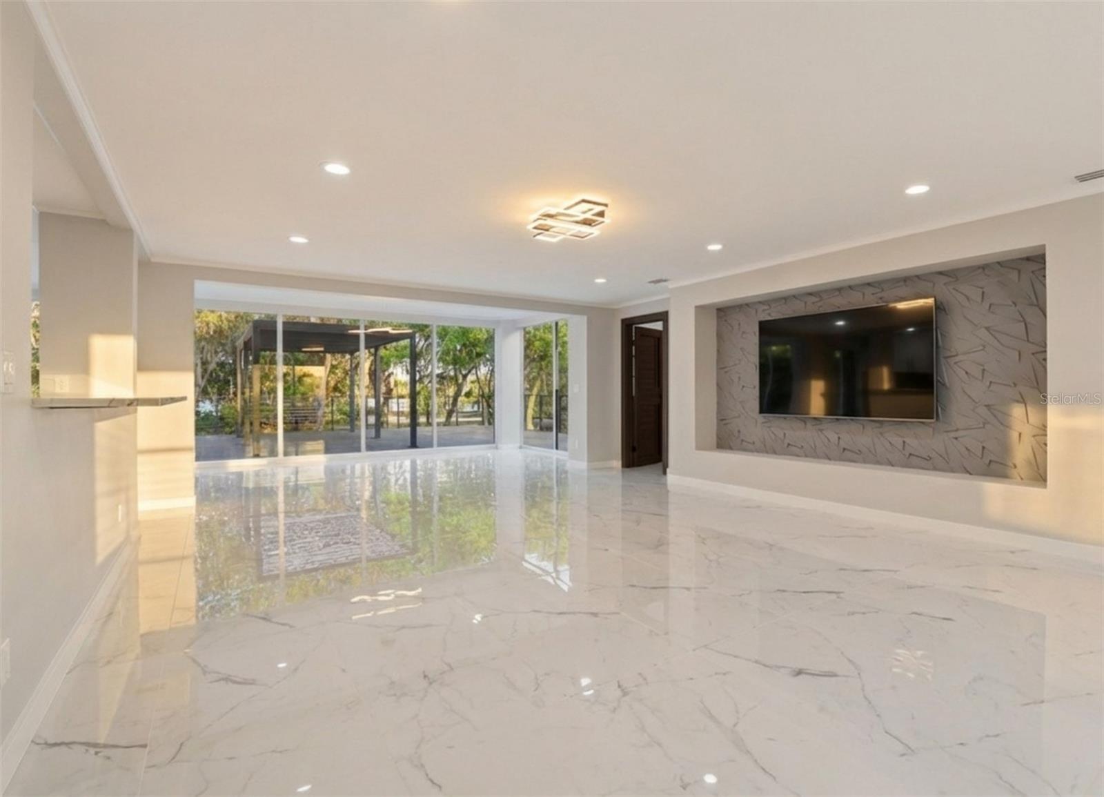 4942 HUBNER CIR, SARASOTA, FL — photo 18