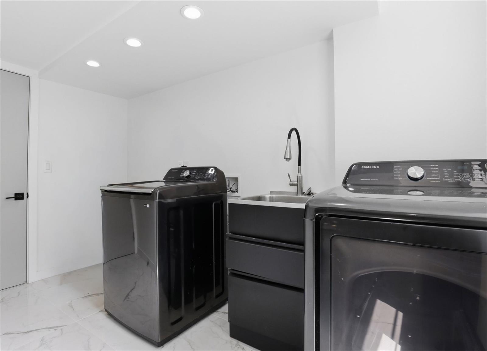 4942 HUBNER CIR, SARASOTA, FL — photo 41