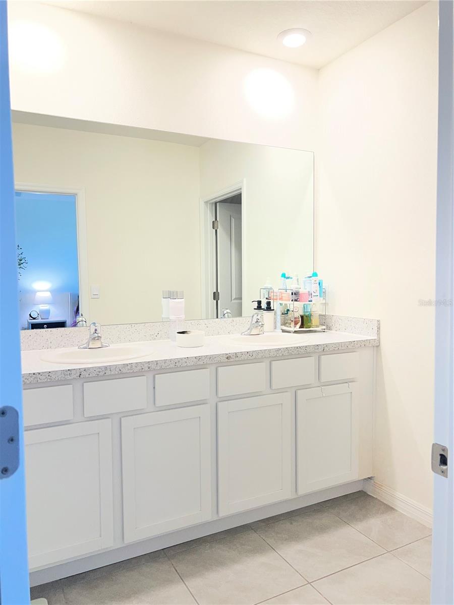 184 MANGROVE SHADE CIR, APOLLO BEACH, FL — photo 17