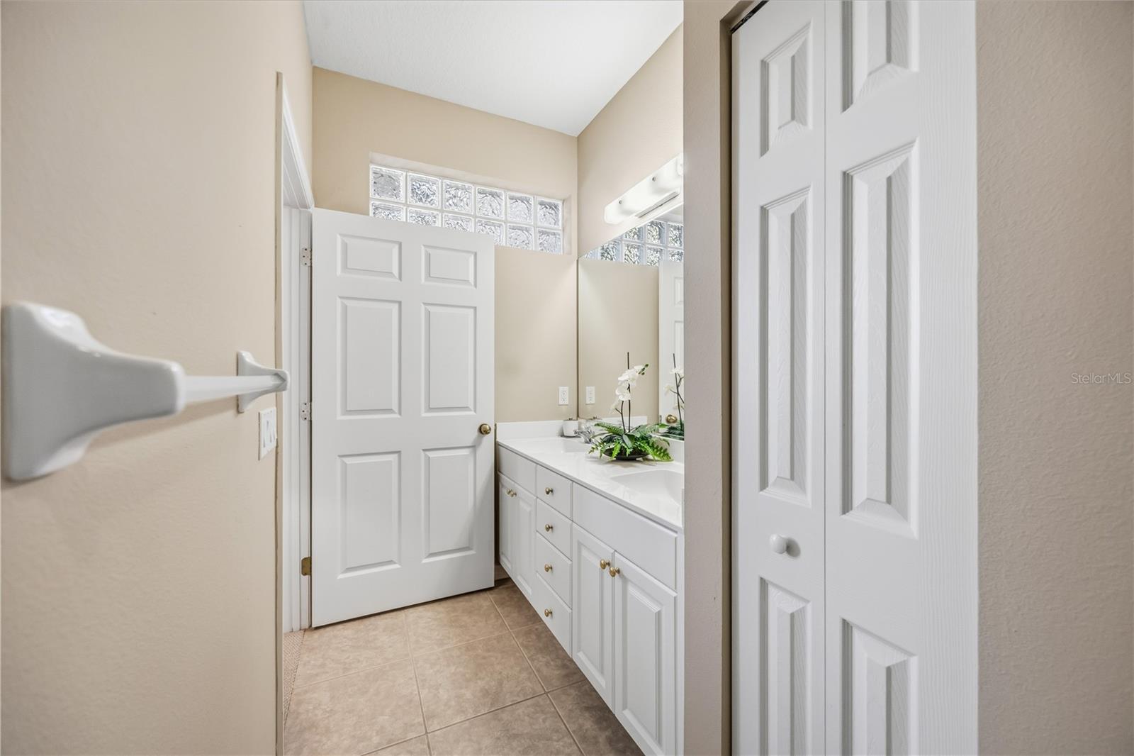 115 WOODBRIDGE DR #201, VENICE, FL — photo 18