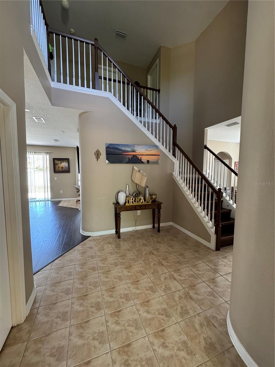 435 STONE BRIAR DR, RUSKIN, FL — photo 2