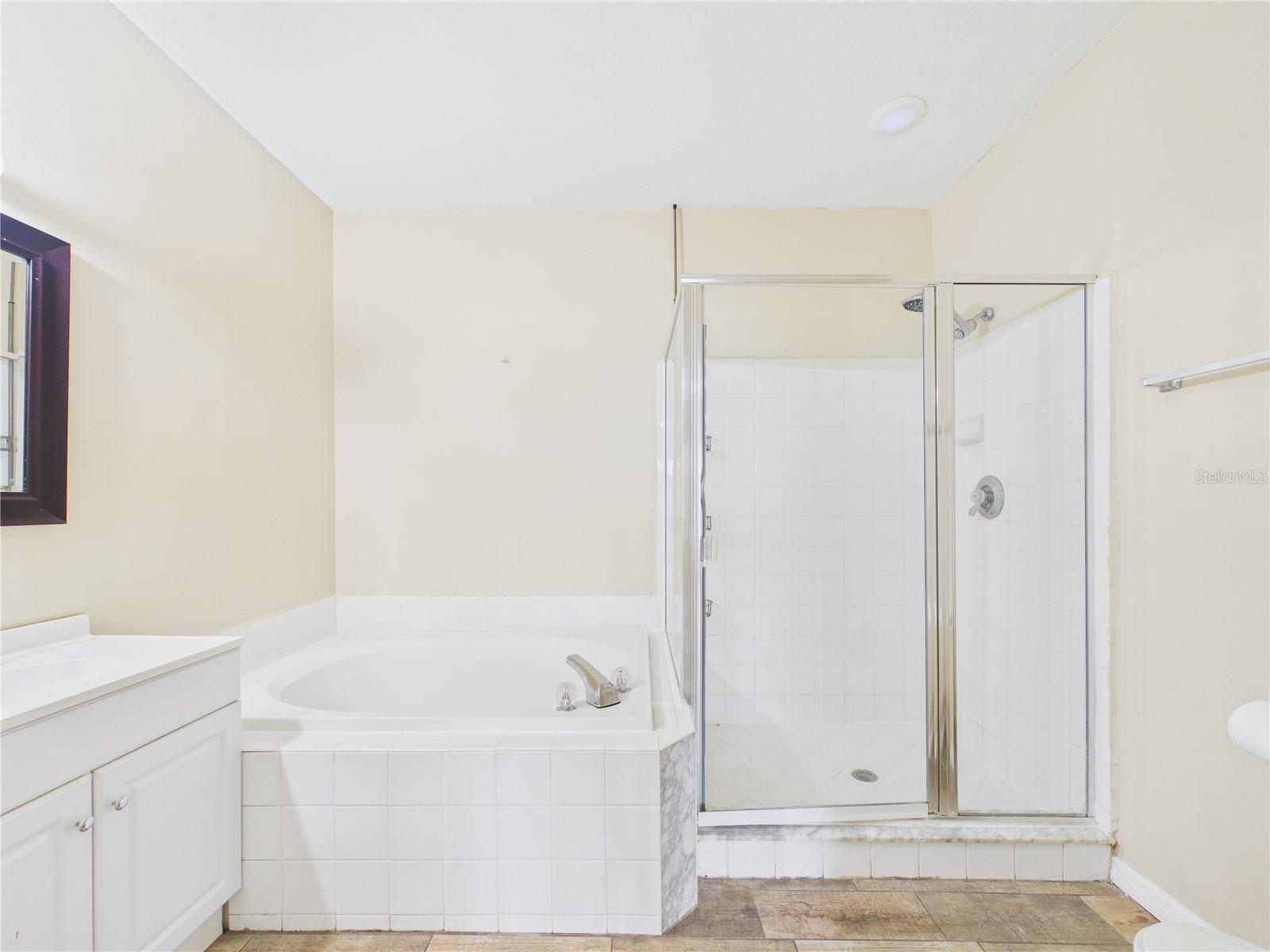 16305 ENCLAVE VILLAGE DR #102, TAMPA, FL — photo 28