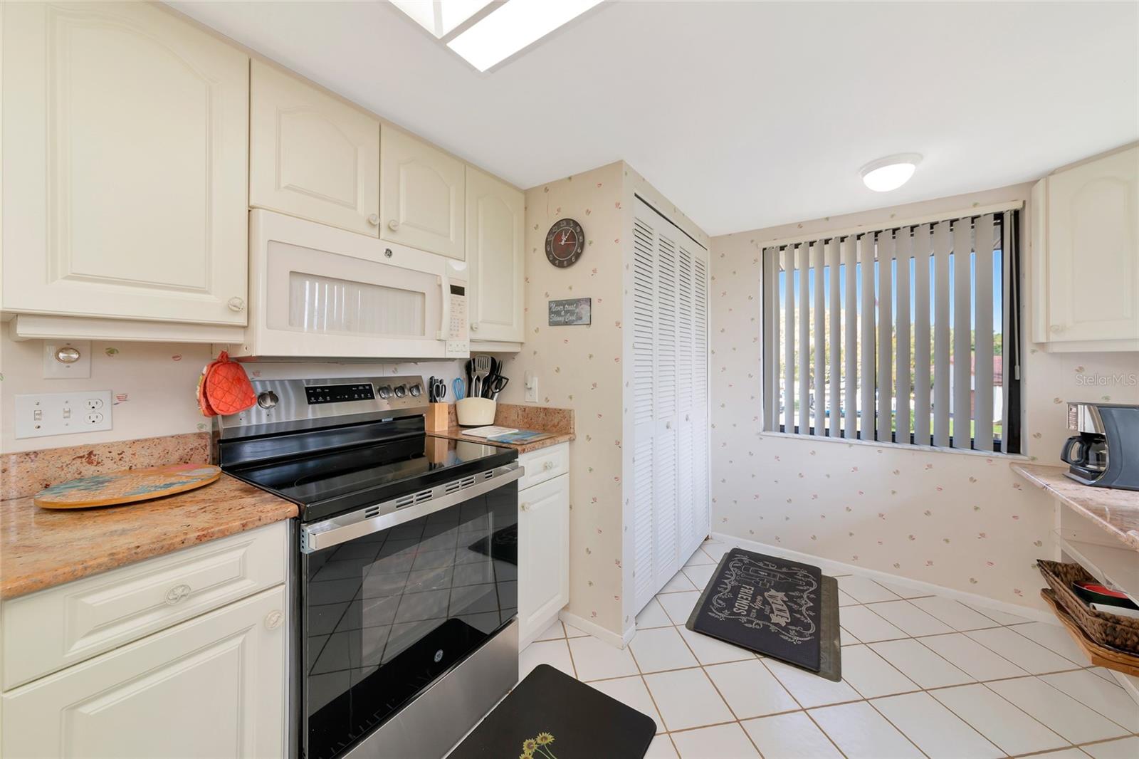 6423 EGRET LN #406, BRADENTON, FL — photo 17