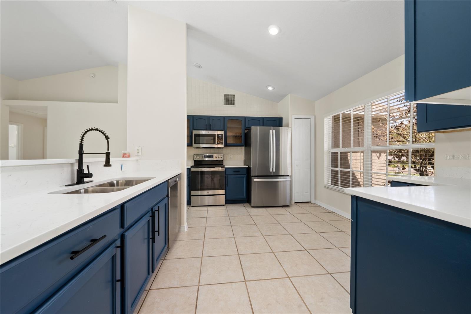 3586 YELLOW BIRD CT, ST CLOUD, FL — photo 9