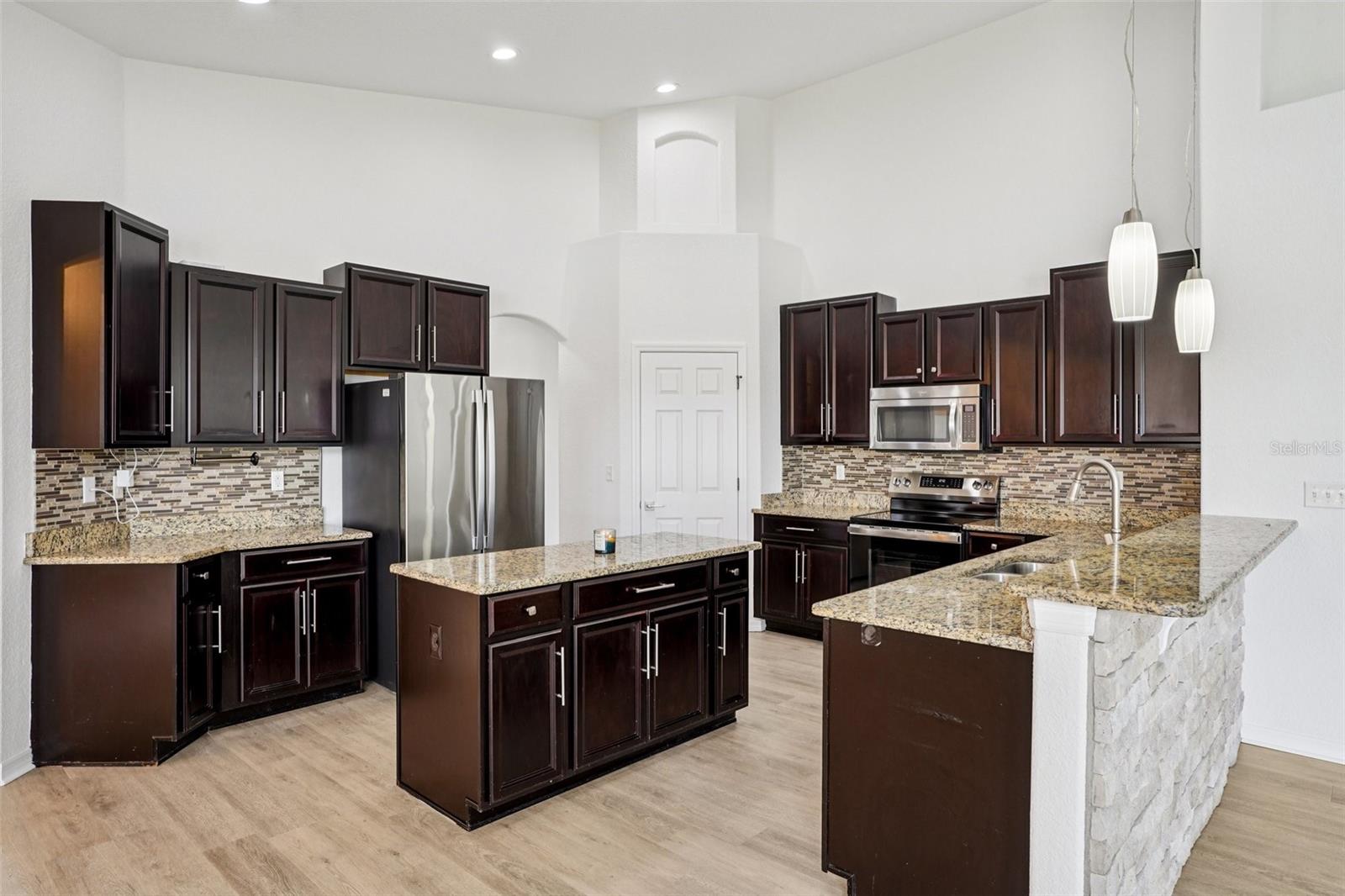 12371 NE 48TH CIR, OXFORD, FL — photo 24
