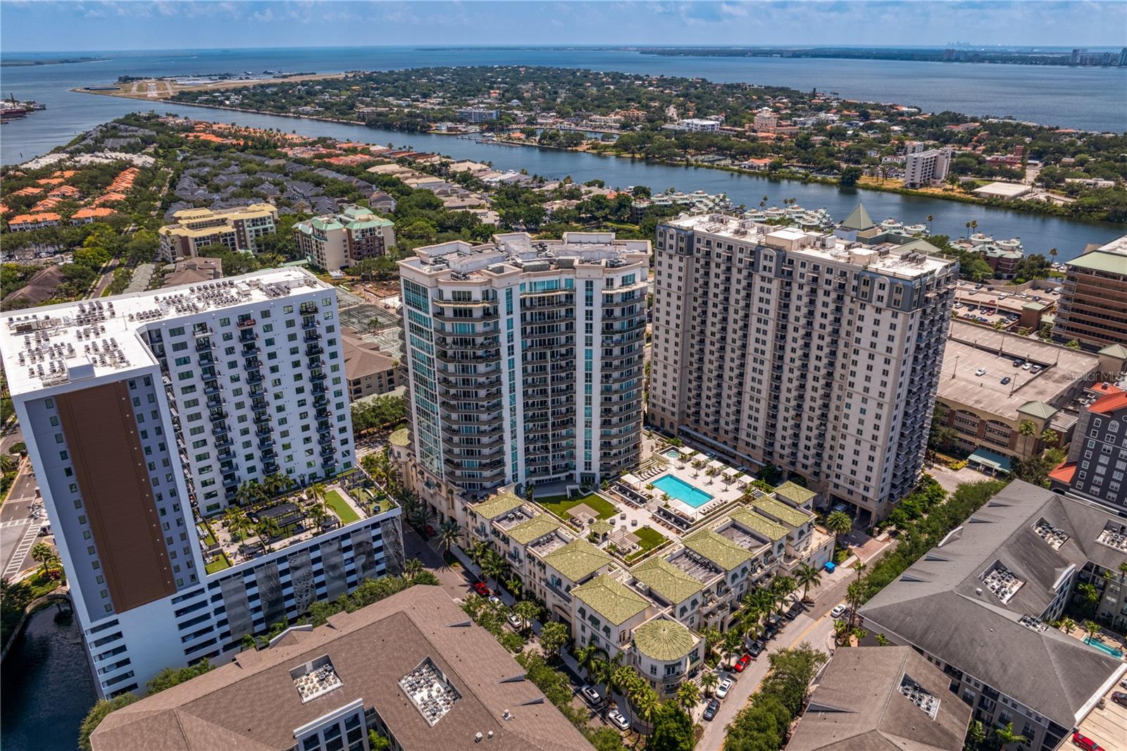 450 KNIGHTS RUN AVE #1704, TAMPA, FL — photo 2