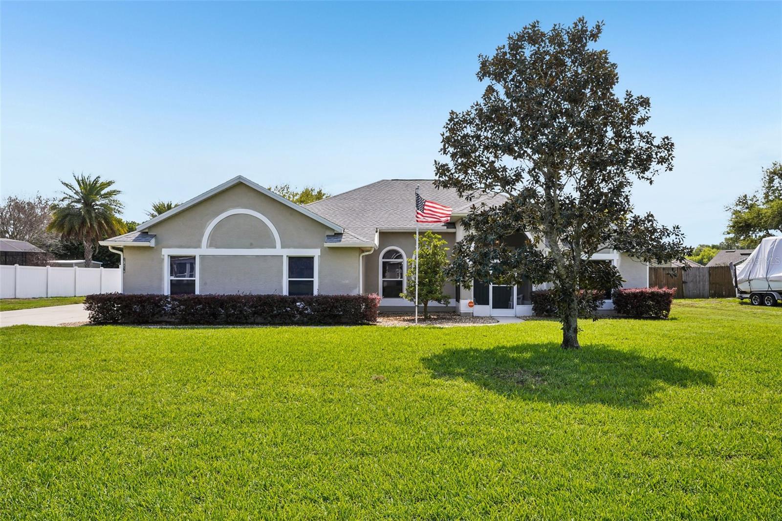 13116 GLENVIEW LN, GRAND ISLAND, FL