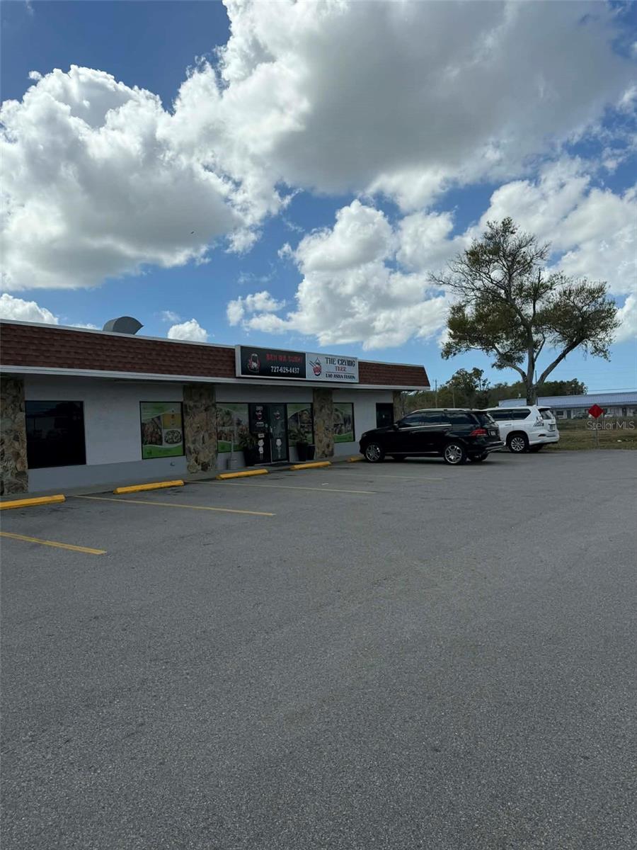 8256 ULMERTON RD, LARGO, FL