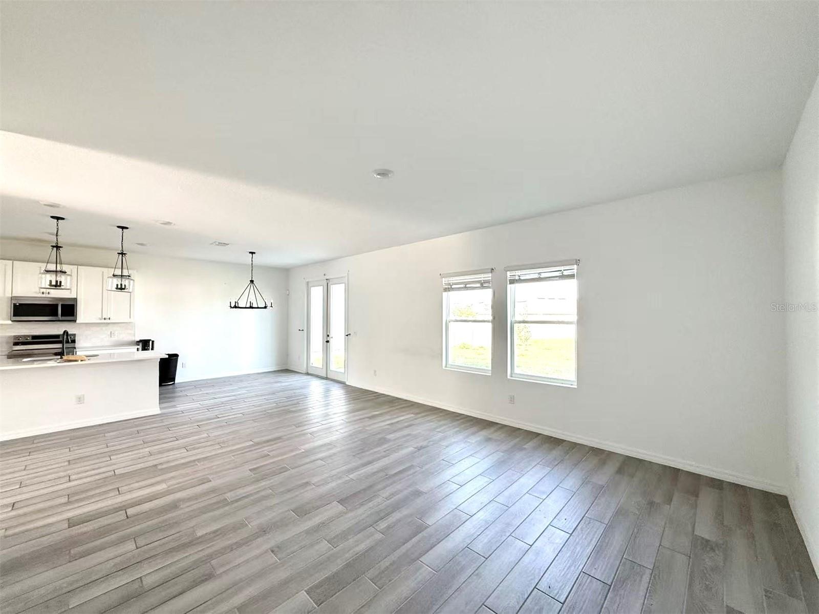 2077 DERWENT DR, DAVENPORT, FL — photo 2