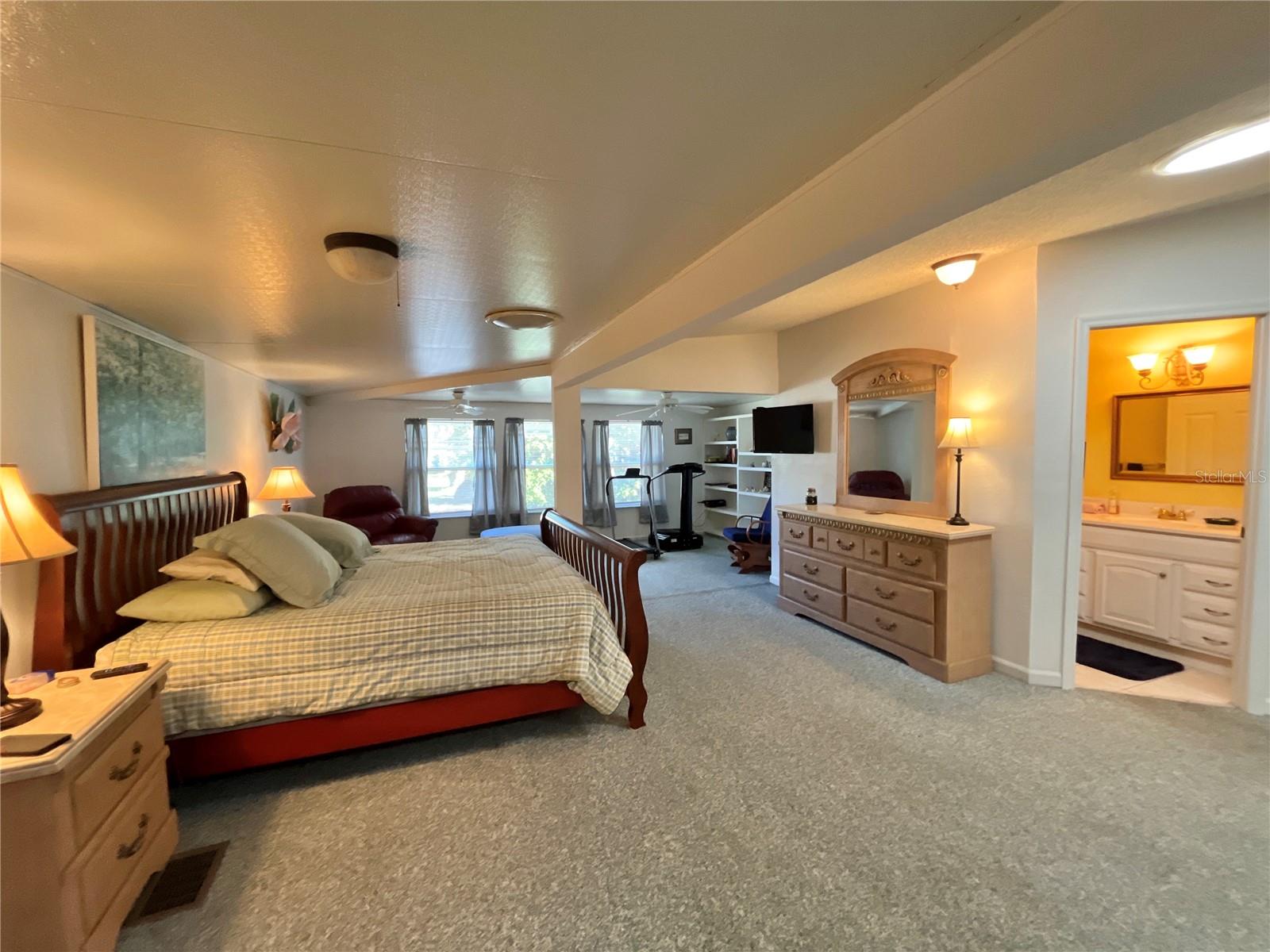 529 RAINBOW BLVD, THE VILLAGES, FL — photo 35