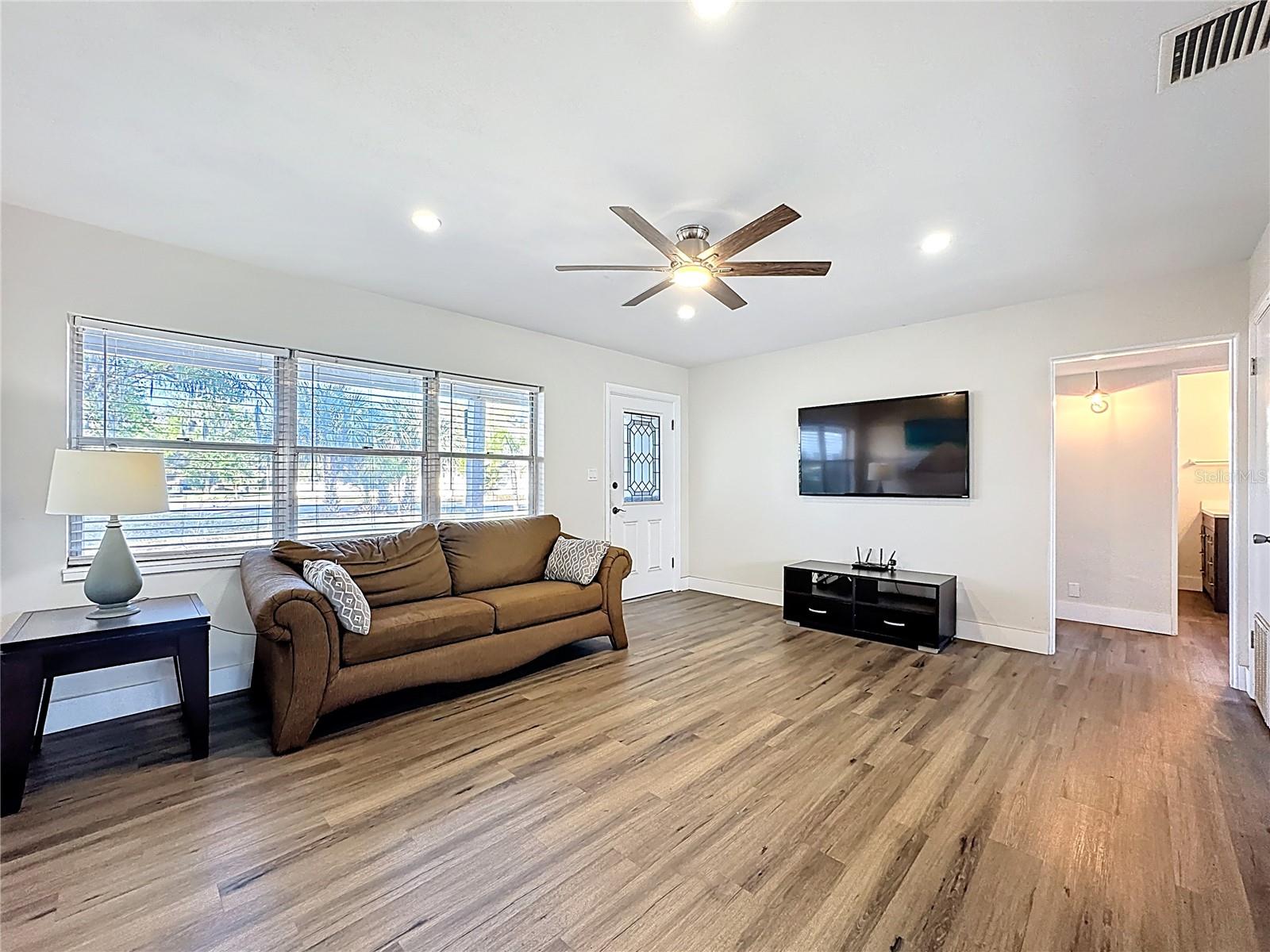 512 N LAKEMONT AVE, WINTER PARK, FL — photo 2