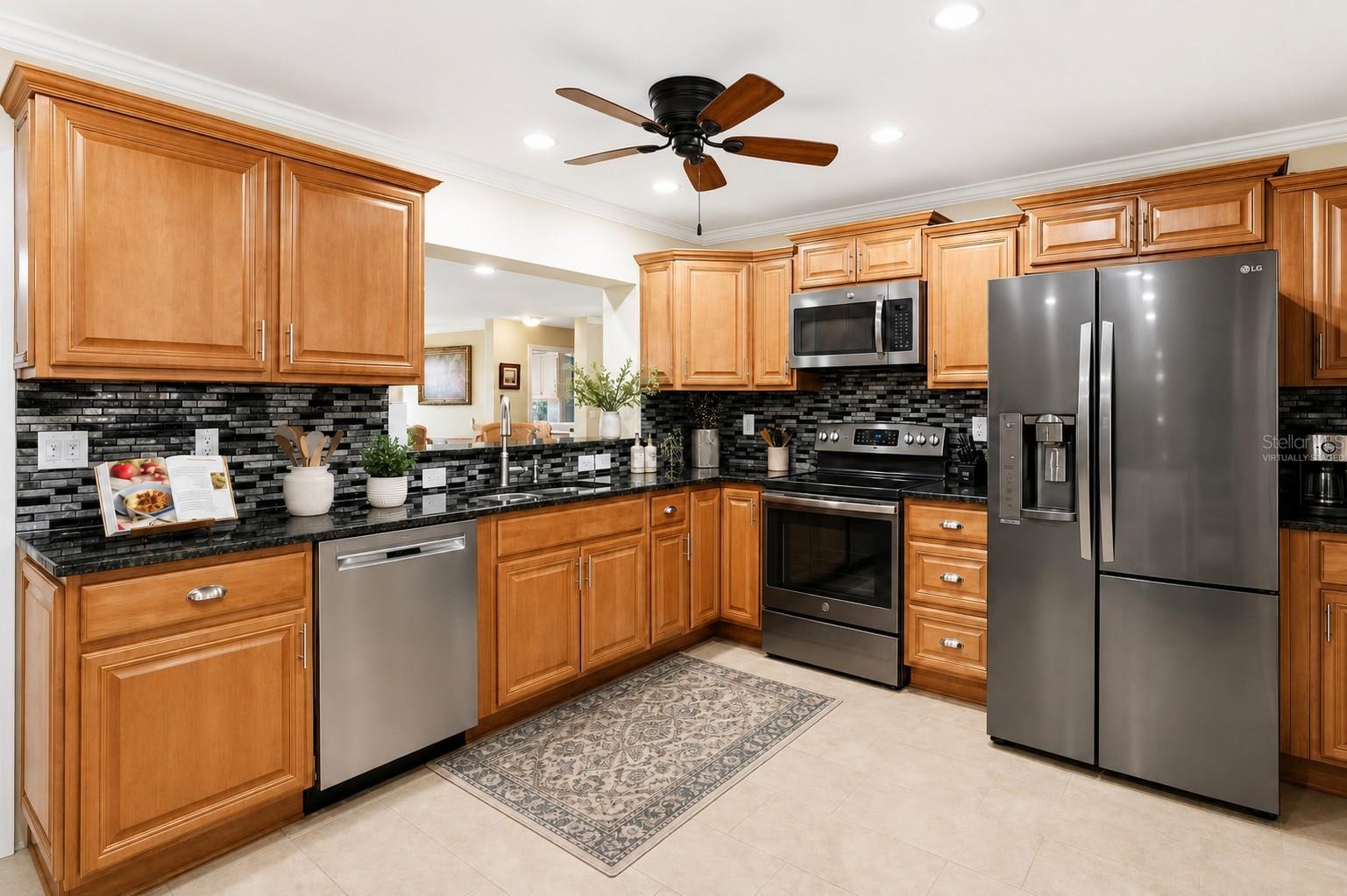 2207 WILLOWBROOK DR, CLEARWATER, FL — photo 9