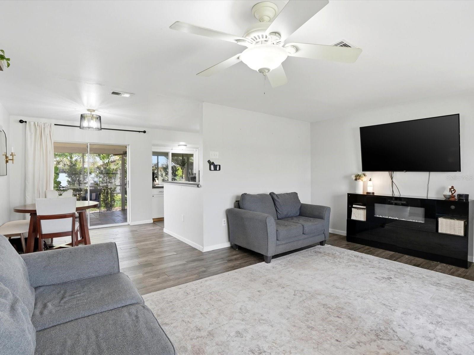 755 HARTFORD DR NW, PORT CHARLOTTE, FL — photo 5