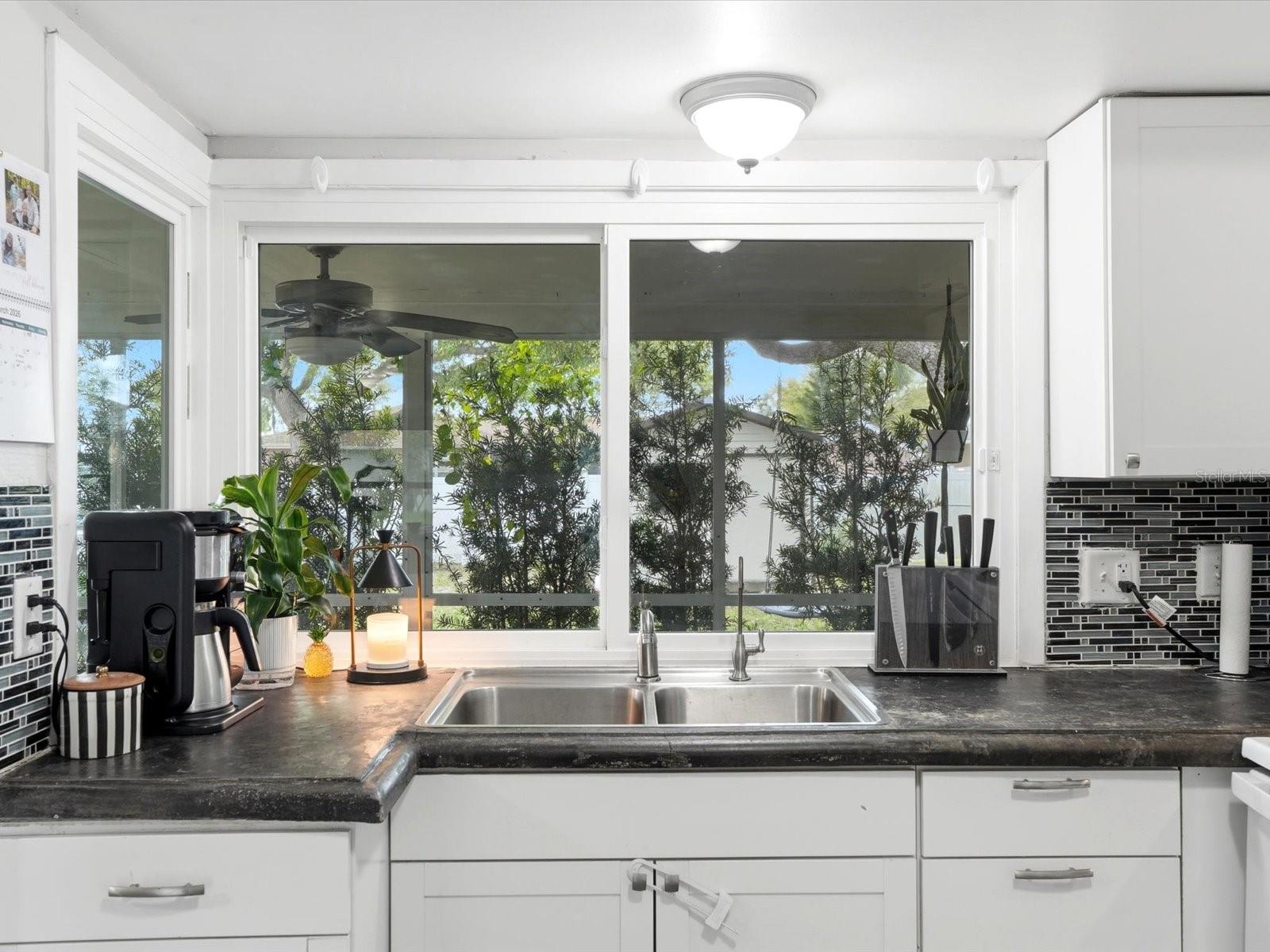 755 HARTFORD DR NW, PORT CHARLOTTE, FL — photo 9