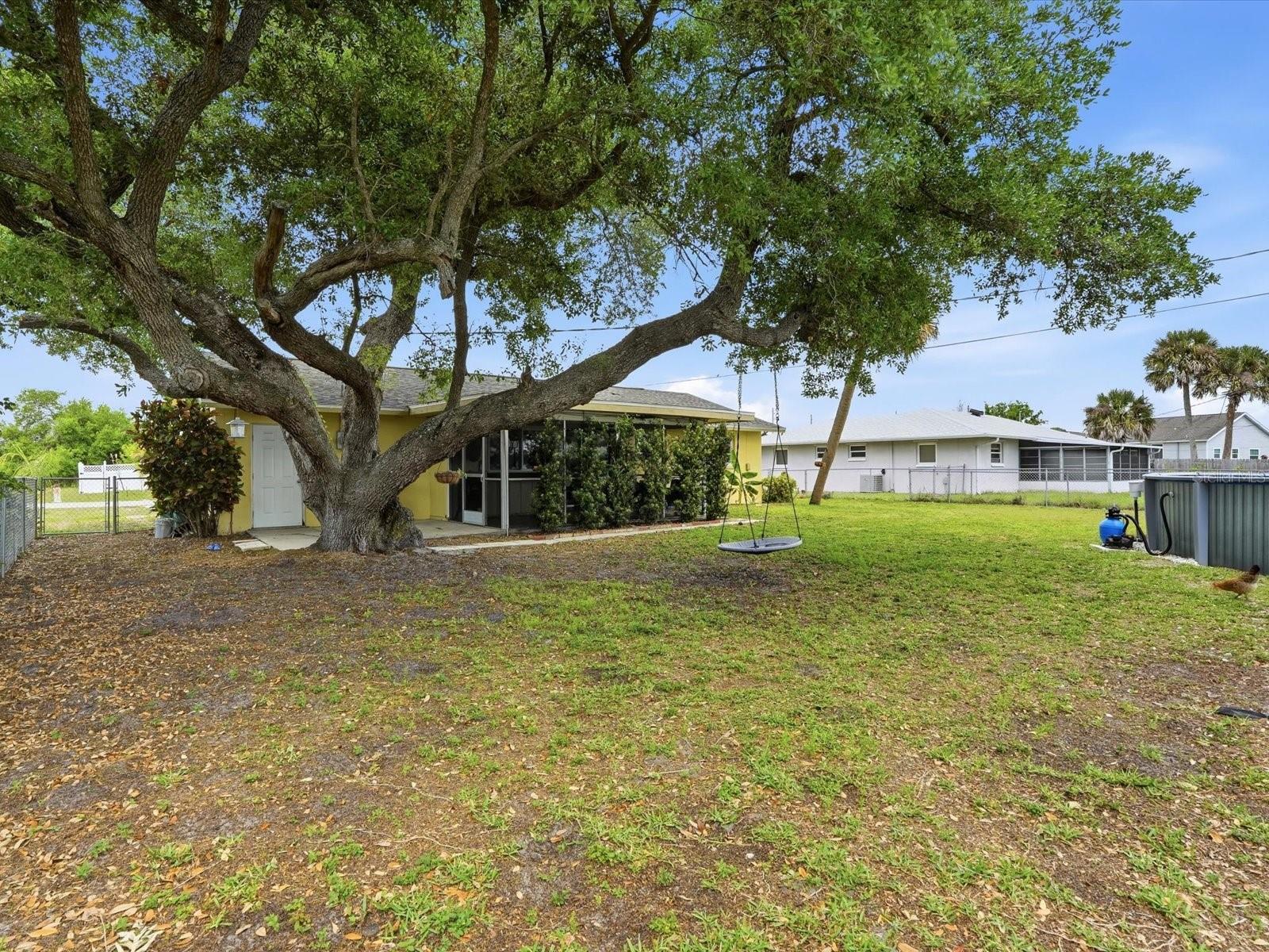 755 HARTFORD DR NW, PORT CHARLOTTE, FL — photo 21