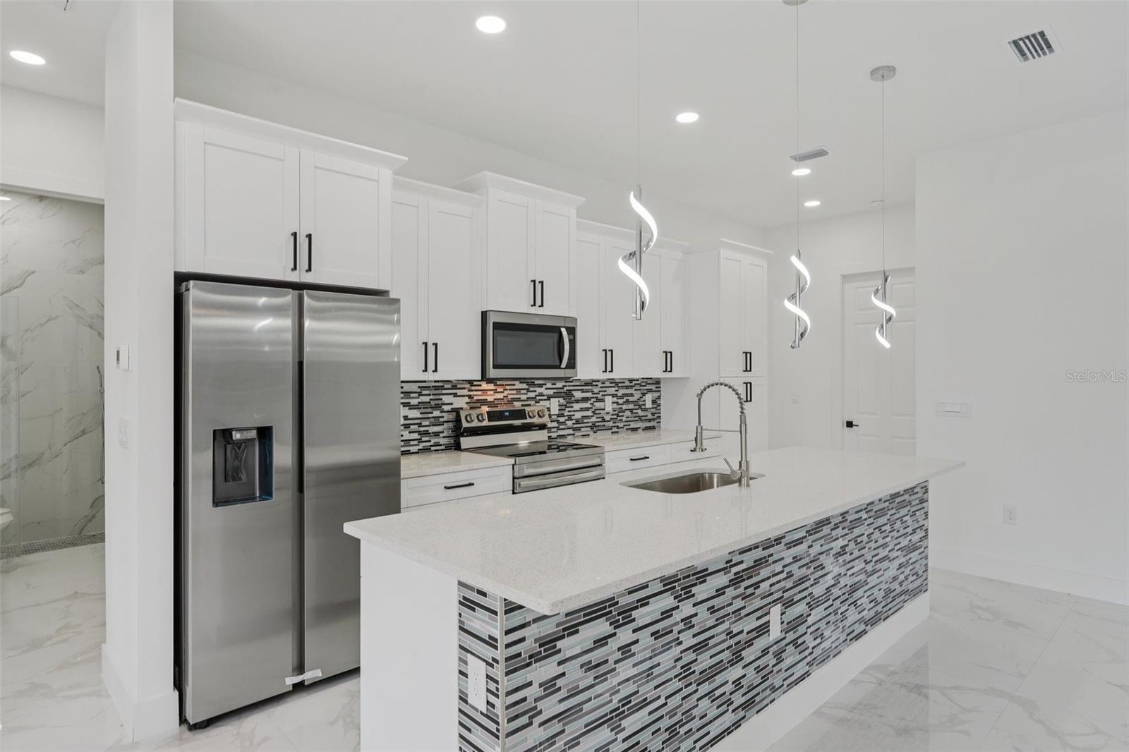 12 SE 17TH AVE, CAPE CORAL, FL — photo 3