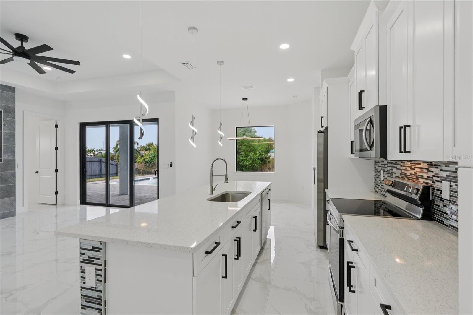 12 SE 17TH AVE, CAPE CORAL, FL — photo 4