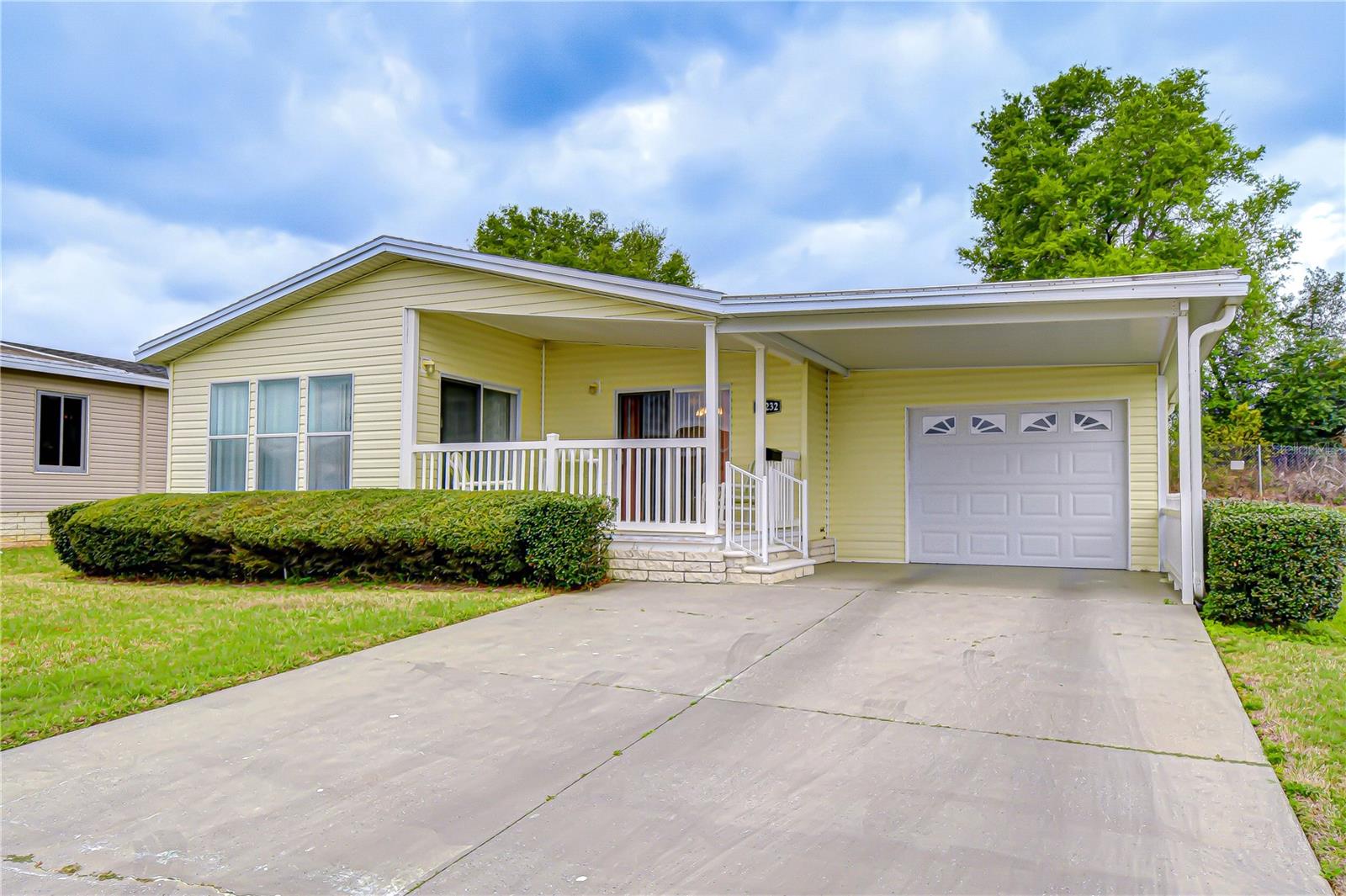 37232 NEUKOM AVE, ZEPHYRHILLS, FL — photo 2