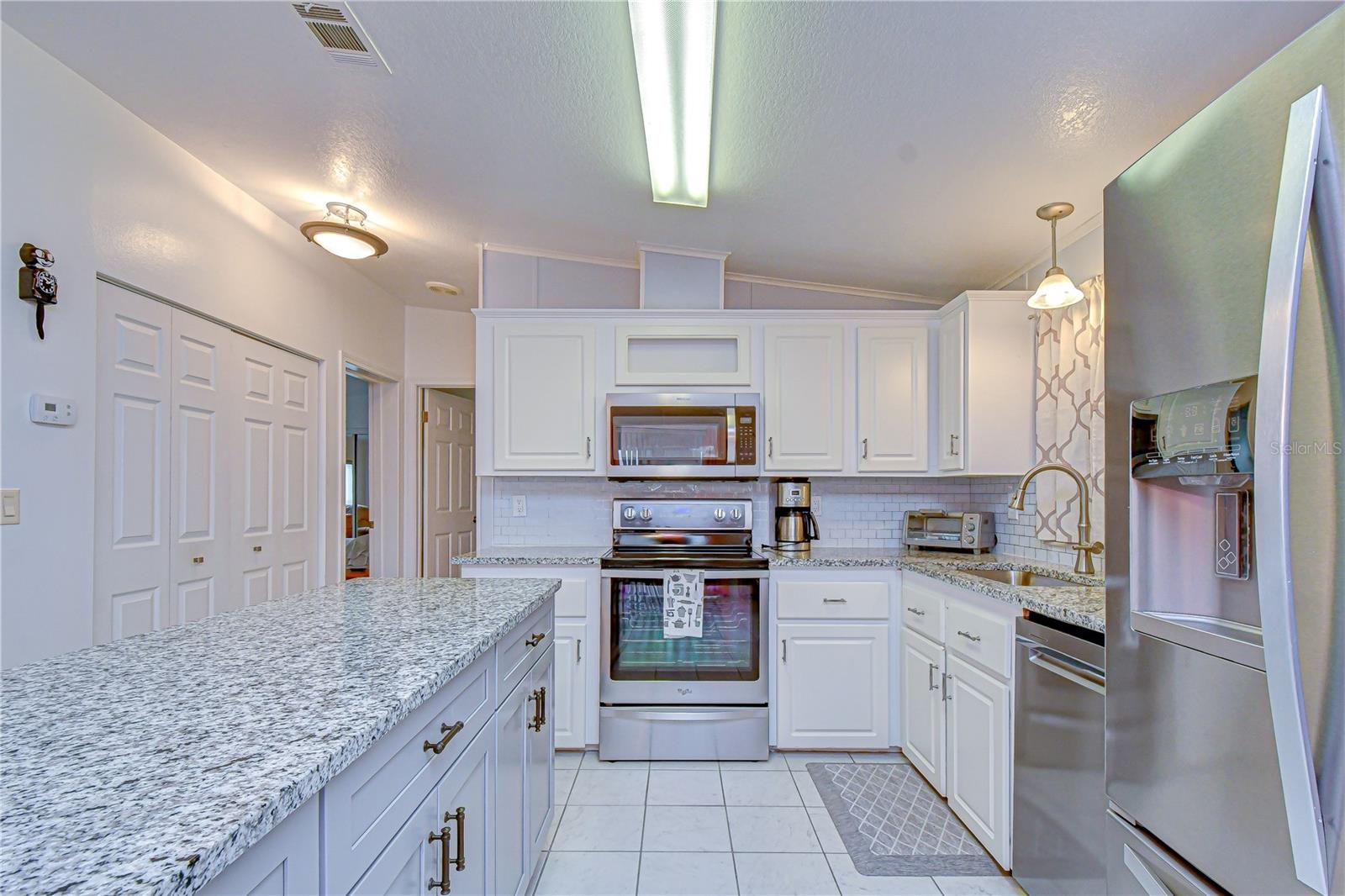37232 NEUKOM AVE, ZEPHYRHILLS, FL — photo 13